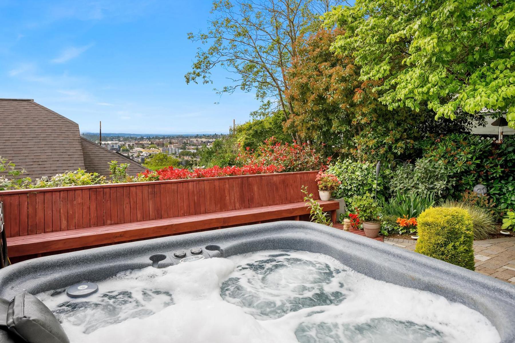 Blue Oasis With Amazing Olympic Views Holiday home